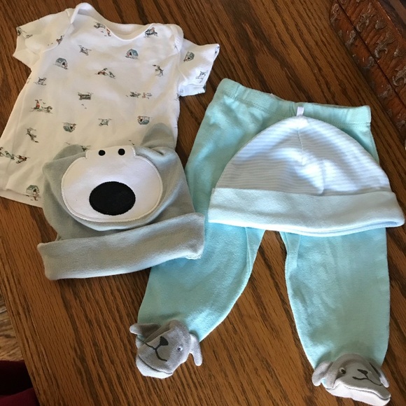 Carter’s Newborn 4 piece Set - Picture 1 of 6